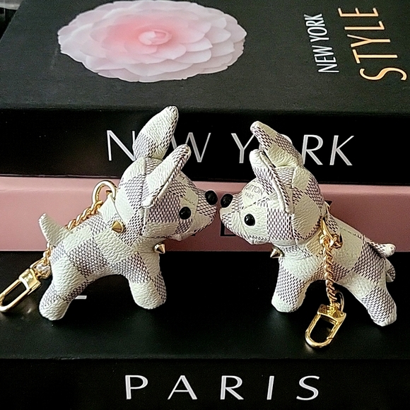 🆕️Luxury 🐕 White Doggie Damier azur Style Leather Novelty Keychain / Bag Charm - Picture 6 of 16